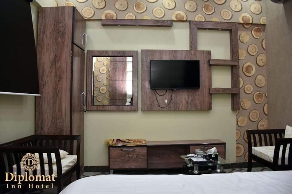 Diplomat Inn Hotel Karachi Buitenkant foto
